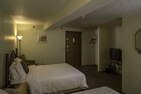 Sugarcreek Village Inn