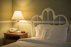 Sugarcreek Village Inn