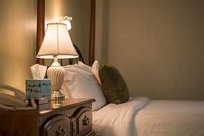 Sugarcreek Village Inn