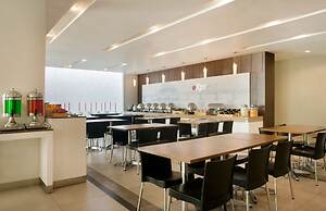 Amaris Hotel Darmo - Surabaya