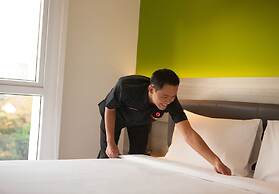 Amaris Hotel Darmo - Surabaya