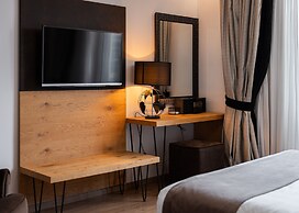 Acropolis Exclusive Residences