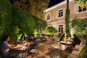 Almayer Art & Heritage Adults Only Hotel & Dépendance Rooms