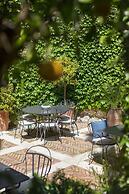Almayer Art & Heritage Adults Only Hotel & Dépendance Rooms