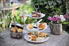 Almayer Art & Heritage Adults Only Hotel & Dépendance Rooms