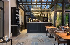Almayer Art & Heritage Adults Only Hotel & Dépendance Rooms