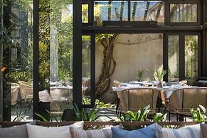 Almayer Art & Heritage Adults Only Hotel & Dépendance Rooms