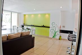 Ramada by Wyndham Acapulco Hotel & Suites