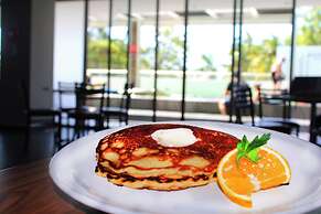 Ramada by Wyndham Acapulco Hotel & Suites