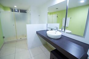 Ramada by Wyndham Acapulco Hotel & Suites