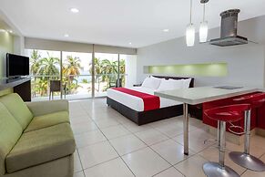 Ramada by Wyndham Acapulco Hotel & Suites