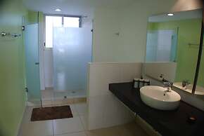 Ramada by Wyndham Acapulco Hotel & Suites