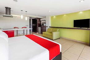 Ramada by Wyndham Acapulco Hotel & Suites