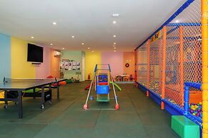 Chris Wellness Resort Hotel