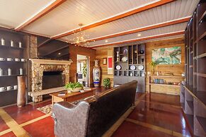 Chris Wellness Resort Hotel