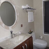 Rightgate Hotel & Suites