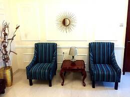 Rightgate Hotel & Suites