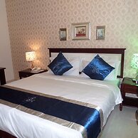 Rightgate Hotel & Suites