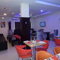 Rightgate Hotel & Suites