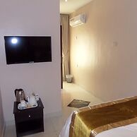Rightgate Hotel & Suites