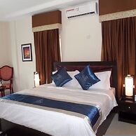 Rightgate Hotel & Suites
