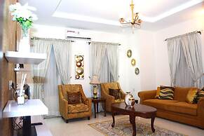 Rightgate Hotel & Suites