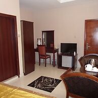 Rightgate Hotel & Suites