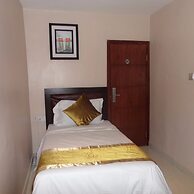 Rightgate Hotel & Suites