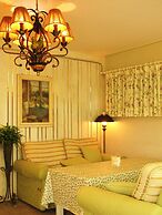 Prado Hill Holiday