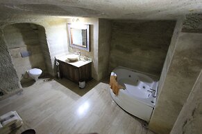 Family Cave Suites Hotel