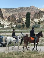 Family Cave Suites Hotel