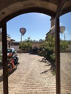 Family Cave Suites Hotel