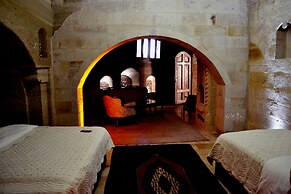 Family Cave Suites Hotel