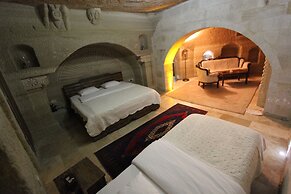 Family Cave Suites Hotel