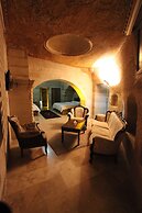 Family Cave Suites Hotel