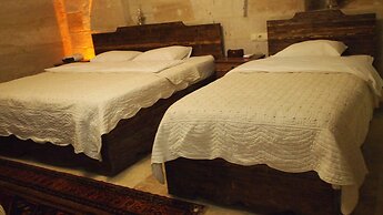 Family Cave Suites Hotel