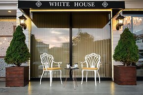 White House Hotel