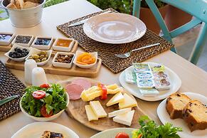 S3 Orange Exclusive Hotel