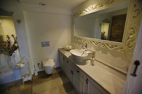 S3 Orange Exclusive Hotel