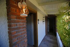 S3 Orange Exclusive Hotel