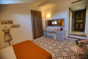 S3 Orange Exclusive Hotel