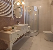 Room Room Boutique Hotel