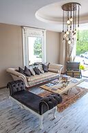 Room Room Boutique Hotel