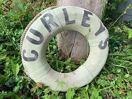 Curley's Resort & Dive Center