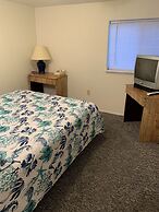 Curley's Resort & Dive Center