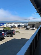 Curley's Resort & Dive Center