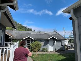 Curley's Resort & Dive Center