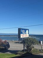 Curley's Resort & Dive Center