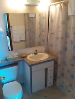 Curley's Resort & Dive Center