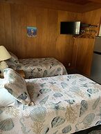 Curley's Resort & Dive Center